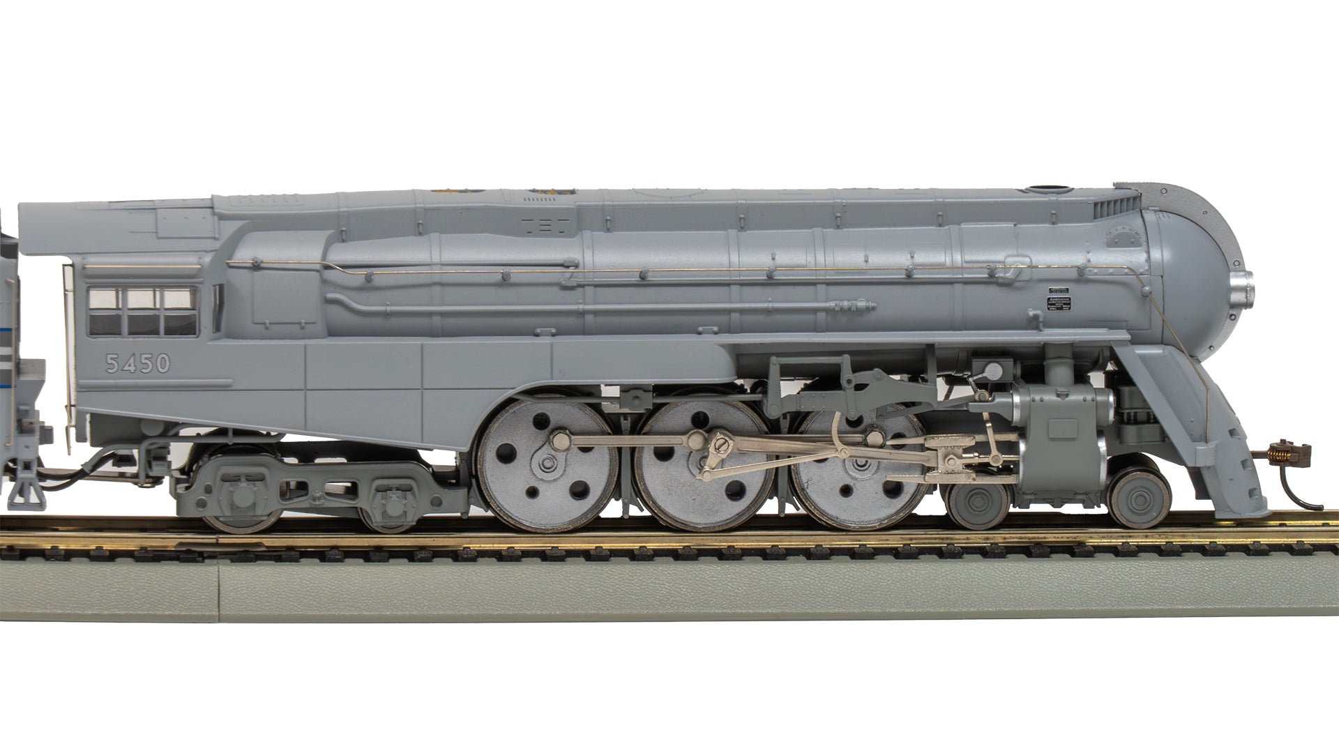 Bachmann 56603 HO NYC Dreyfuss Streamlined Hudson Steam Locomotive #5450