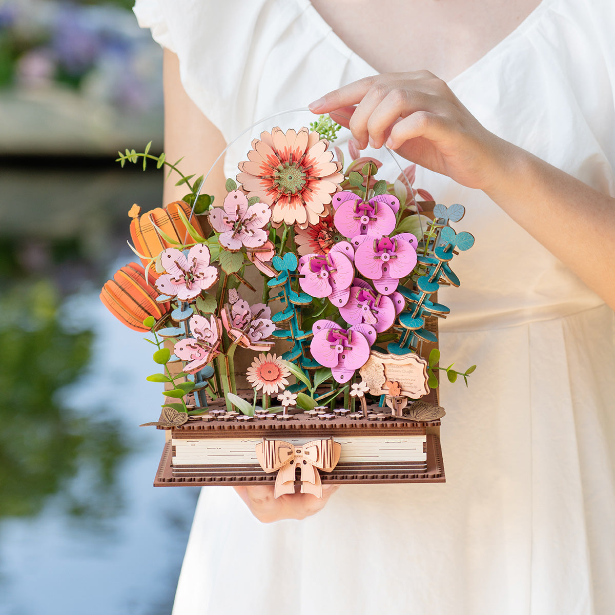 Robotime TW04H Rowood Wooden Blooming Book DIY Flower Bouquet 3D Puzzle