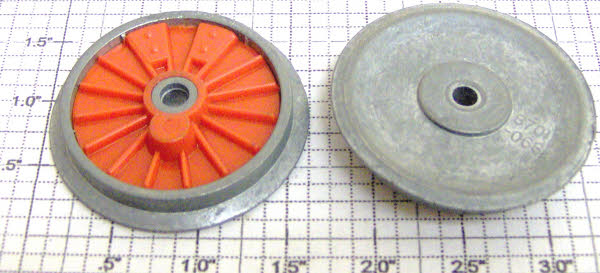 Lionel 8004-65 Plain Wheel w/ Red Plastic Insert