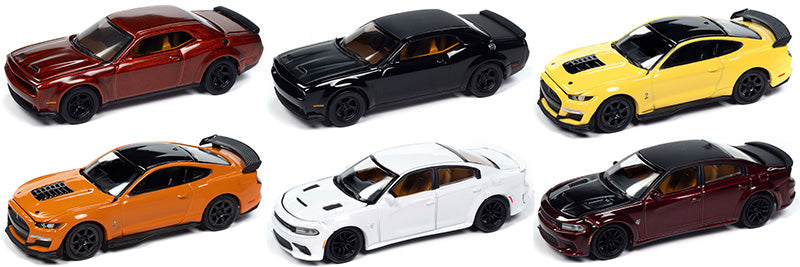 Auto World 64472-CASE 1:64 Auto World Premium 2024 Release 5 Diecast (Set of 6)