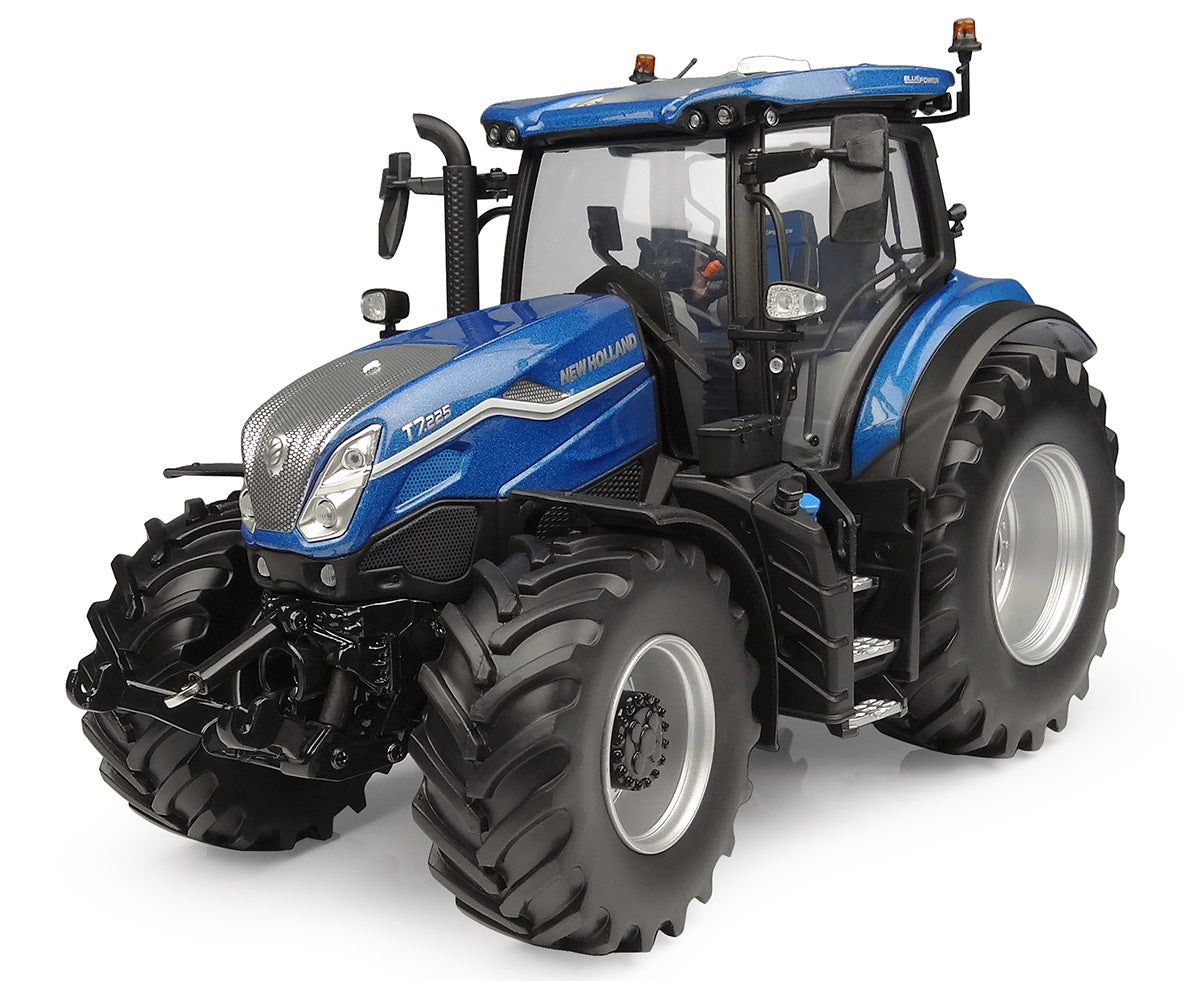 Universal Hobbies 7201 1:32 Blue Power - New Holland T7 225 Tractor
