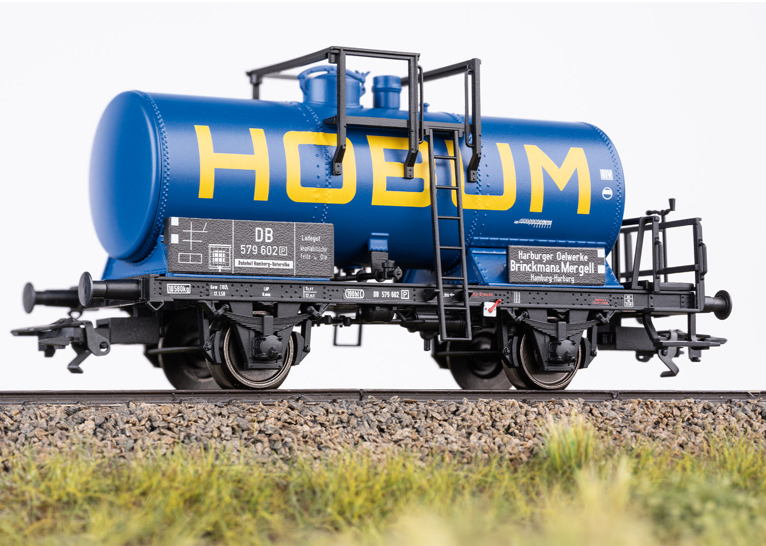 Marklin 00719 HO Two-Axle Tank Car Display with Two Wheelsets