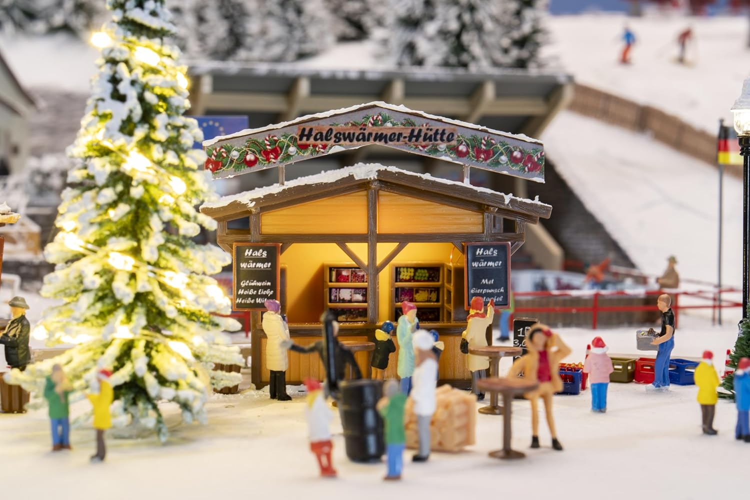 Faller 134006 HO 2 Christmas Market Stalls with Illuminated Christmas Tree Kit