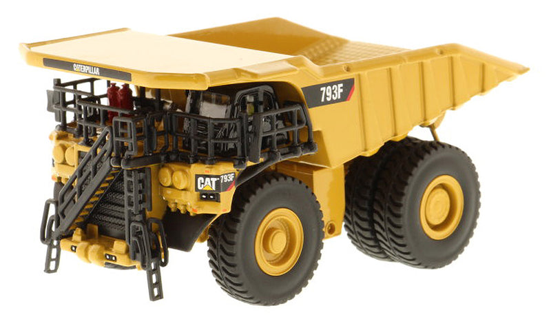 DieCast Masters 71145 1:32 Peterbilt 589 Sleeper Tridem-Axle Truck Tractor