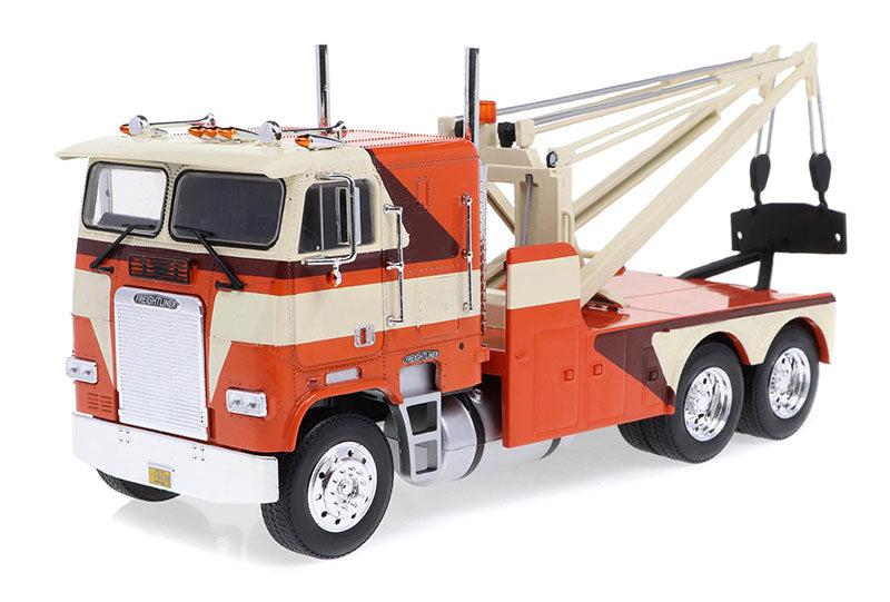 Greenlight Collectibles 86631 1:43 1984 Freightliner FLA 9664 Diecast Tow Truck