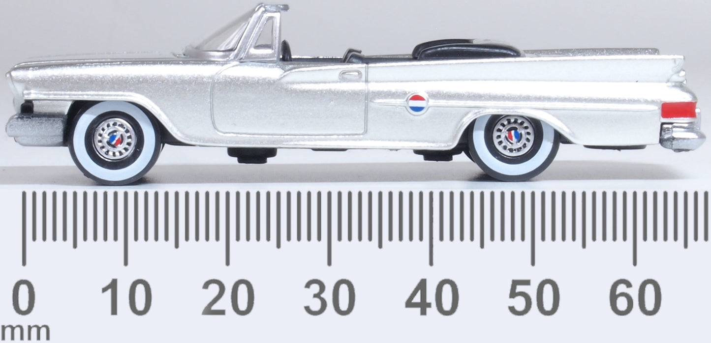 Oxford Diecast 87CC61007 1:87 1961 Chrysler 300 Convertible Diecast Model Car