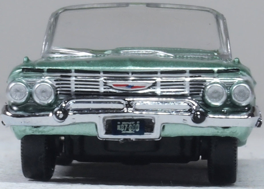 Oxford Diecast 87CI61007 1:87 1961 Chevy Impala Convertible Diecast Model Car