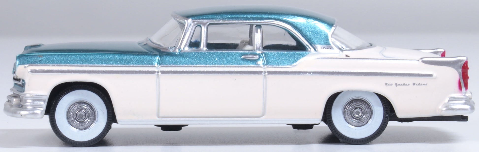 Oxford Diecast 87CNY55004 1:87 1955 Chrysler NY Deluxe St. Regis Diecast Car