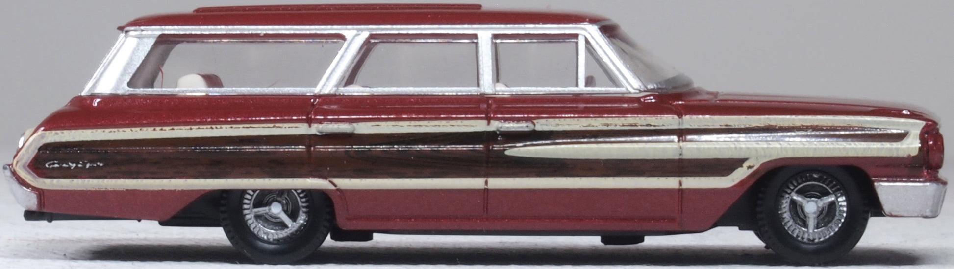 Oxford Diecast 87FC64003 1:87 1964 Ford Country Sedan Station Wagon Diecast Car