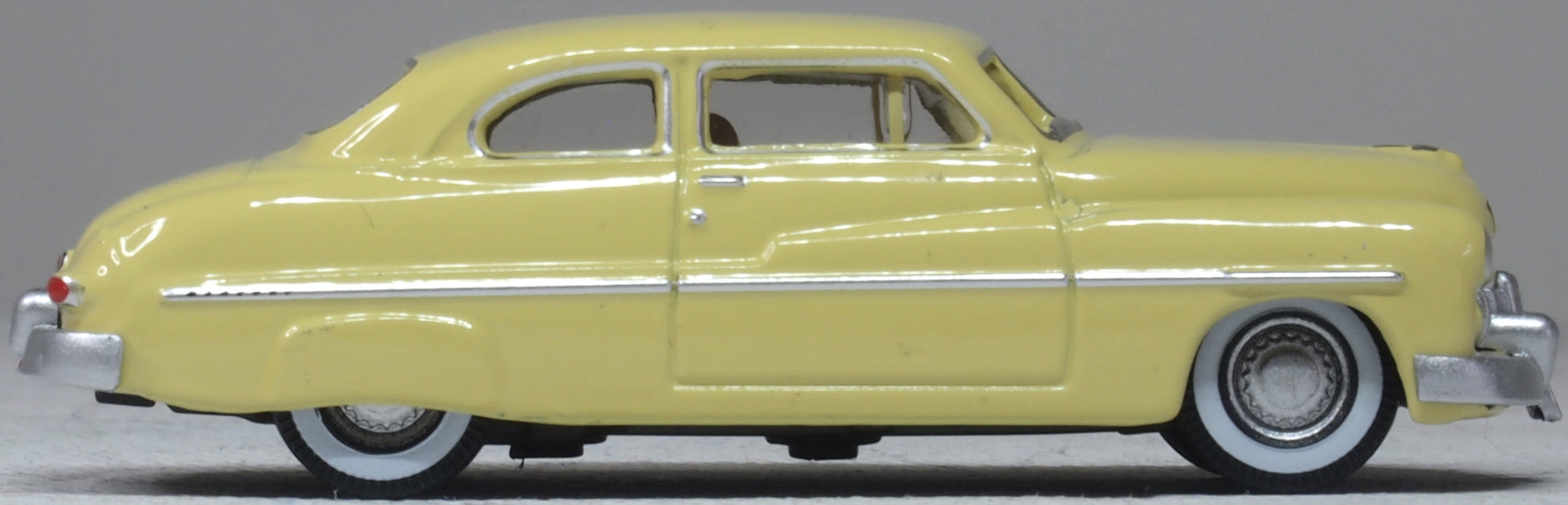 Oxford Diecast 87ME49011 1:87 1949 Mercury Eight Coupe Dieacst Model Car
