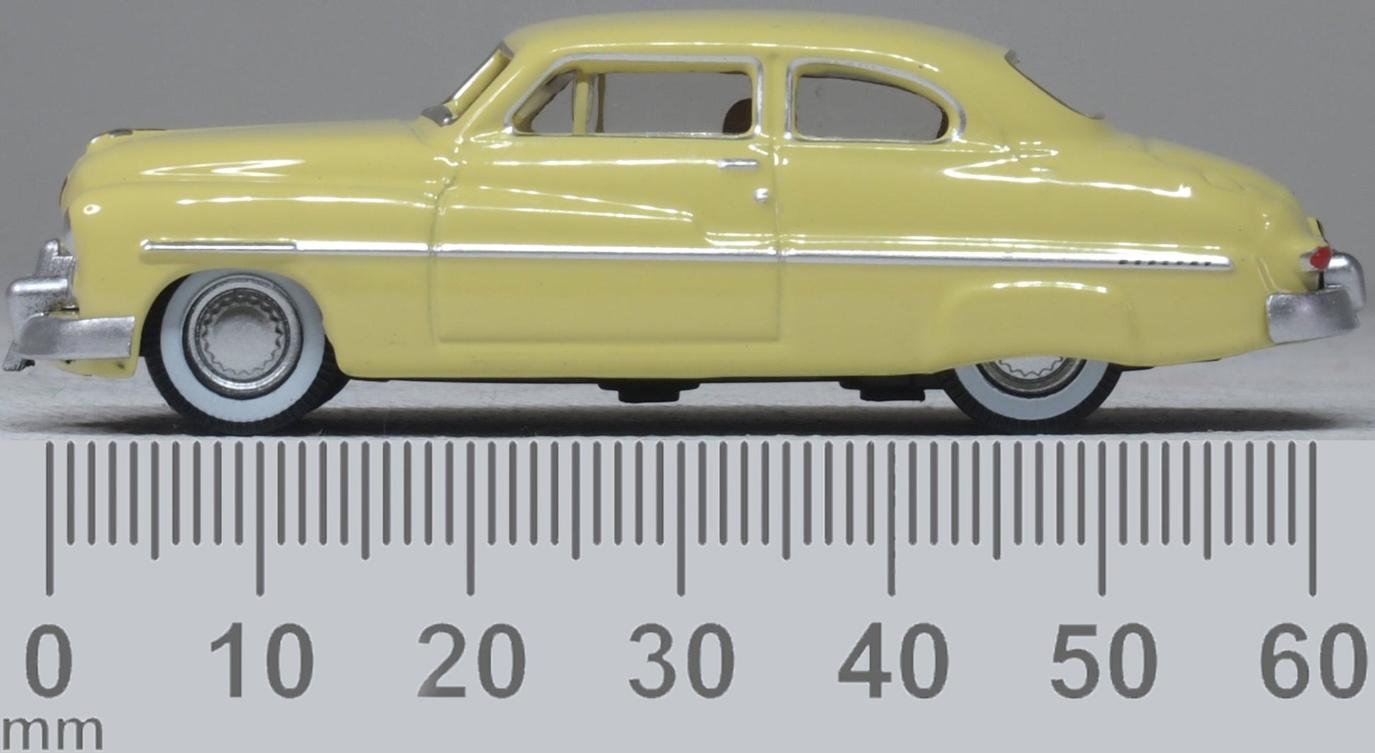 Oxford Diecast 87ME49011 1:87 1949 Mercury Eight Coupe Dieacst Model Car