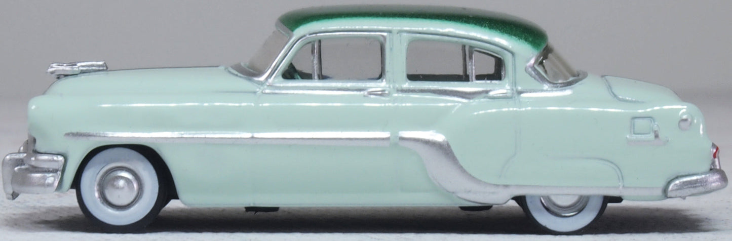 Oxford Diecast 87PC54005 1:87 1954-1965 Pontiac Chieftain 4-Door Sedan Diecast