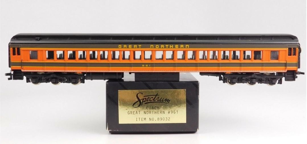 Bachmann 89032 HO Great Northern Coach Passenger Car #961 MT/Box