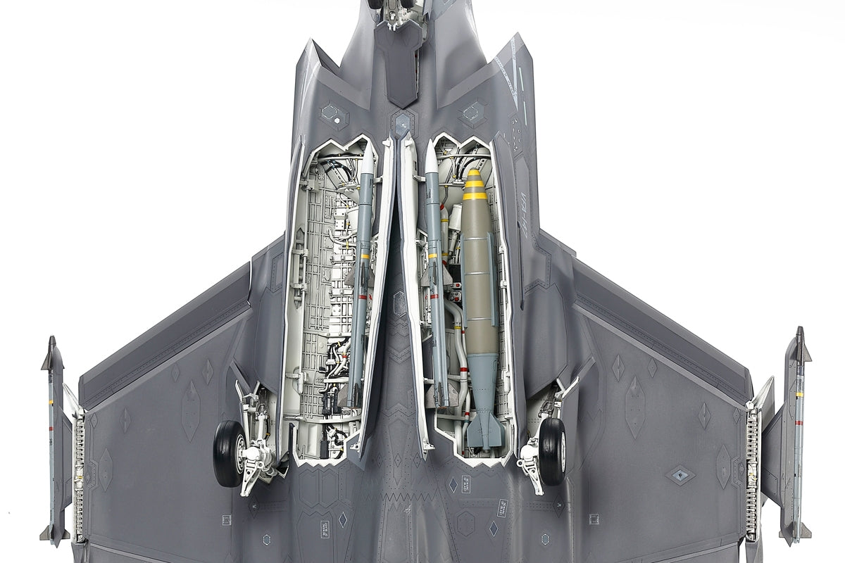 Tamiya 61127 1:48 Lockheed Martin F-35C Lightning II Aircraft Plastic Model Kit