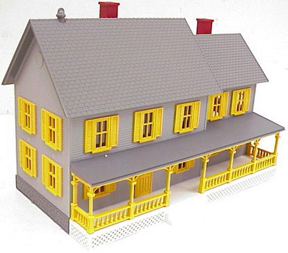 MTH 30-9001 O Scale Country House Building Gray w/ Yellow Shutters LN/Box