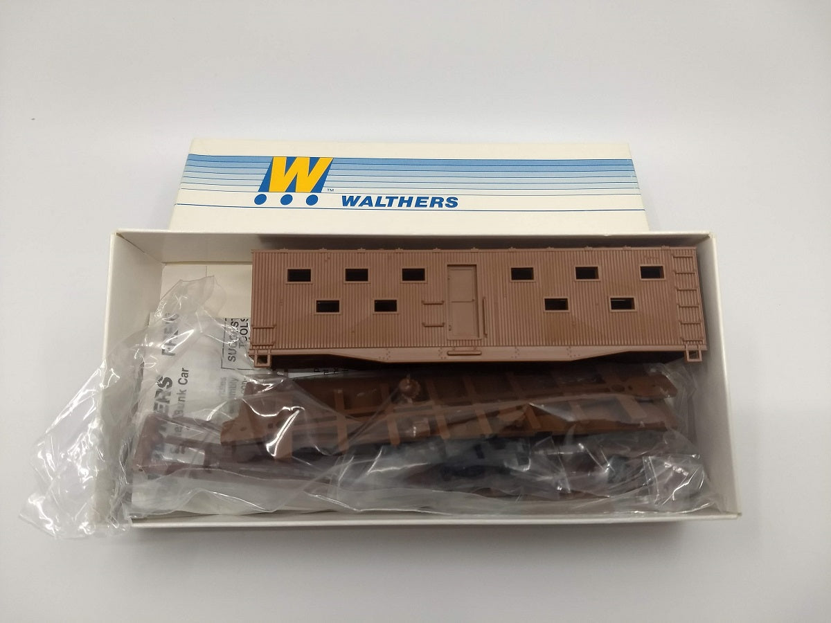 Walthers 932-5520 HO Undecorated 42' Bunk Car Kit