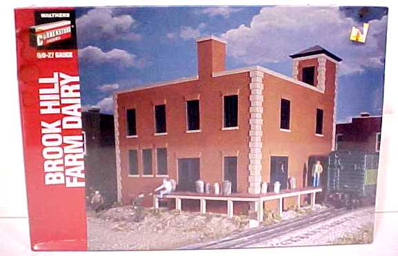 Walthers 933-3305 O and O-27 Scale Brook Hill Farm Dairy Building Kit