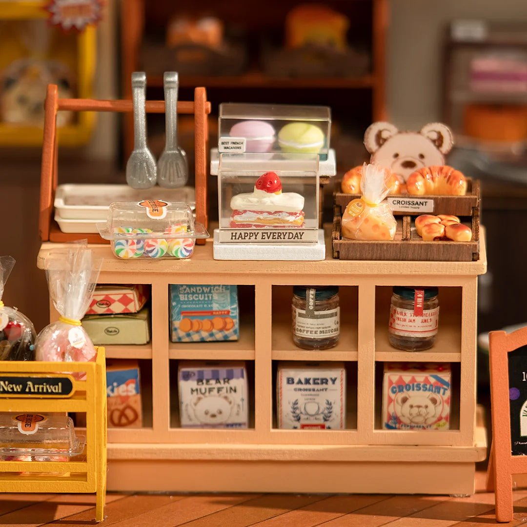 Robotime DG161 Rolife Becka's Baking House DIY Miniature House Kit