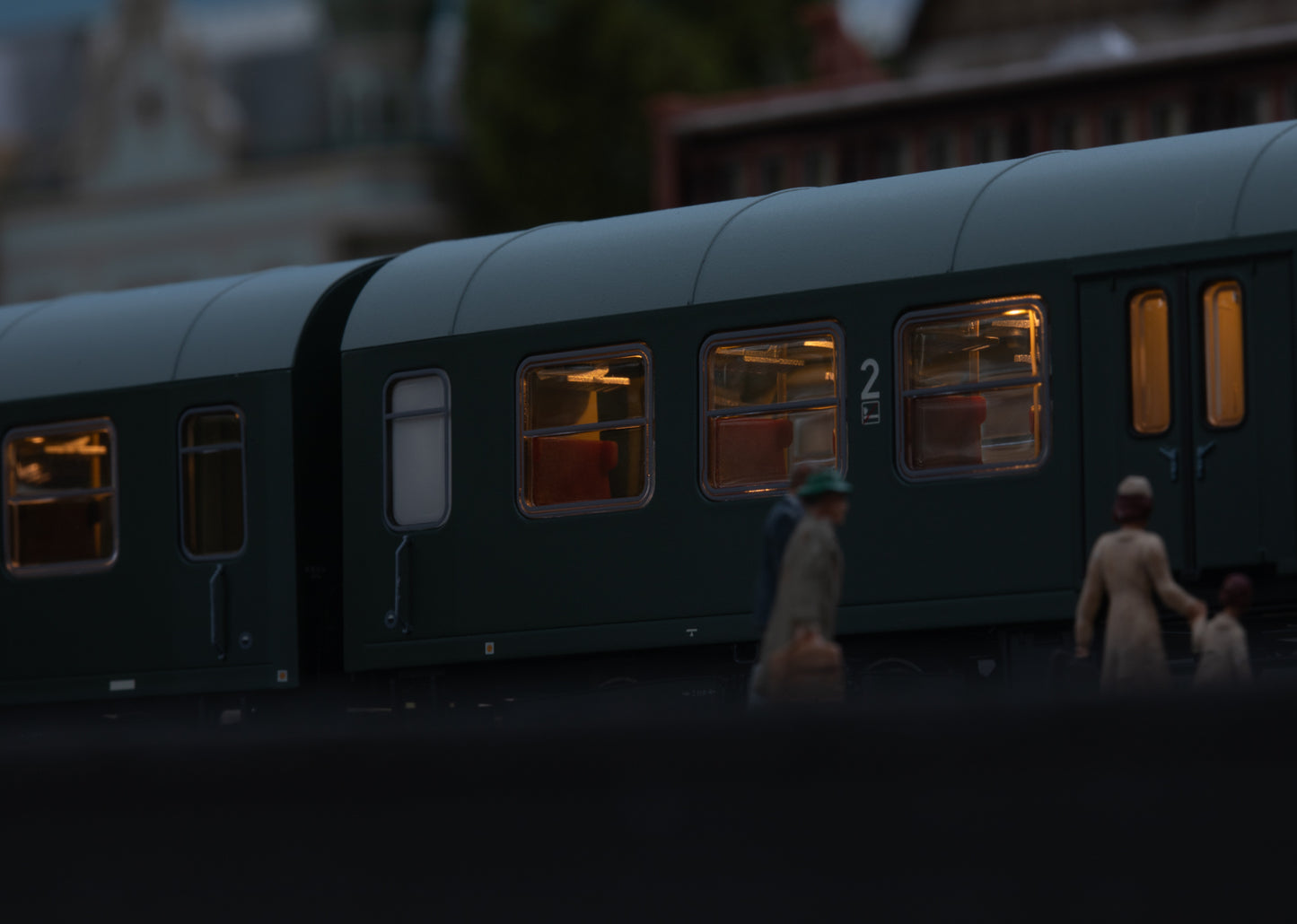 Marklin 42580 HO DR Halberstadt Center Entry Car Passenger Car Set