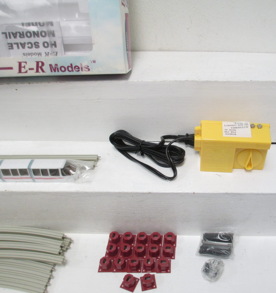 E-R Models 040-4901 Monorail HO Gauge Electric Train Set LN/Box