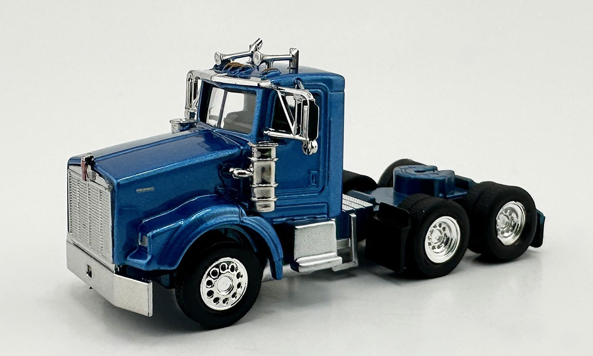 HO Logistics Replicas T80006 HO Metallic Blue Kenworth T800 with Daycab