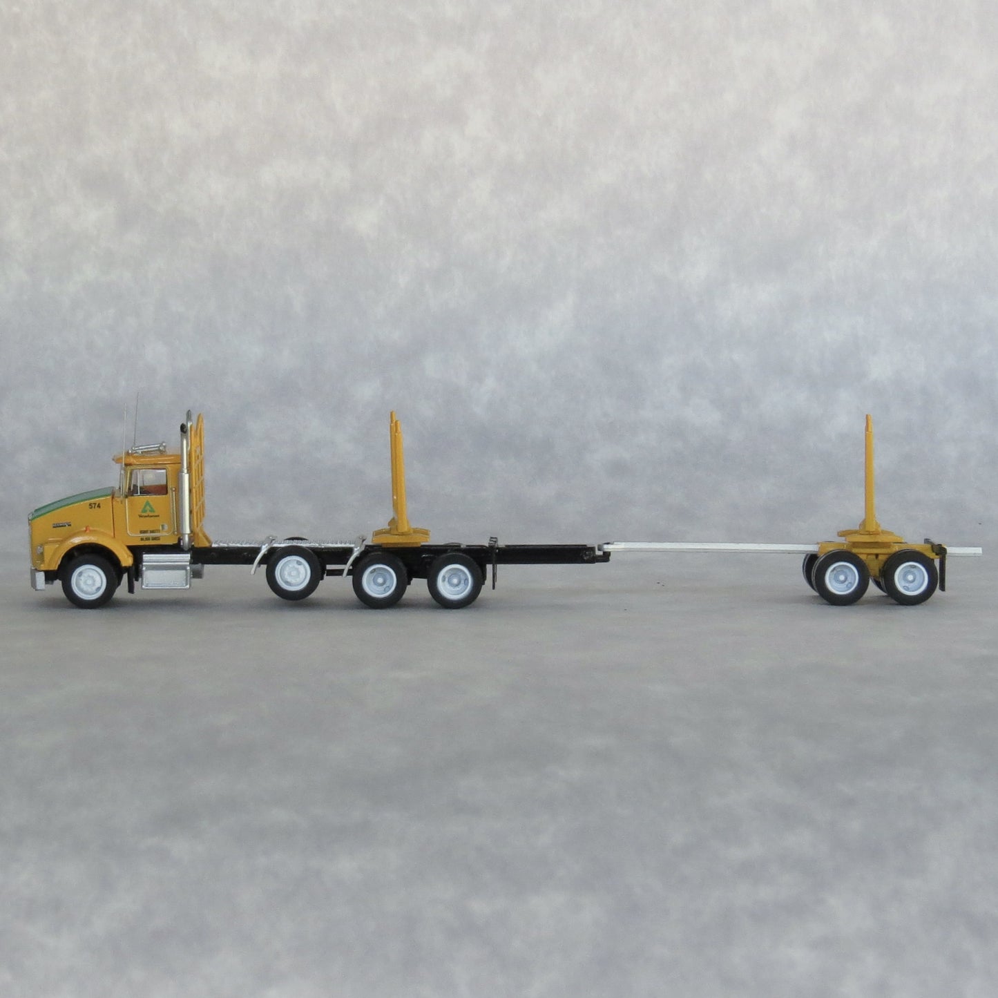 Trainworx Inc. 48086 N Weyerhaeuser Kenworth T800 Log Truck