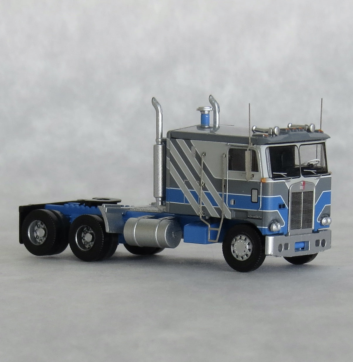 Trainworx Inc. 41057 N Silver & Blue Kenworth K100 VIT Tractor