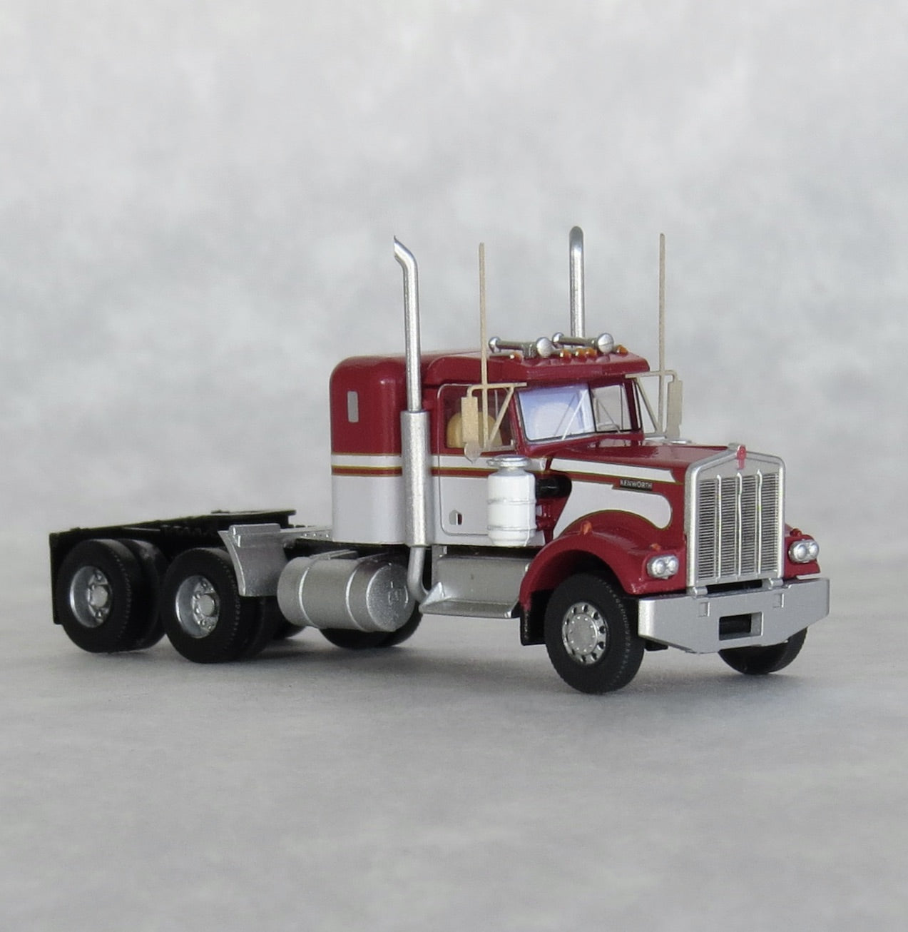 Trainworx Inc. 49032 N Seminole Burgundy/White Kenworth W900 36" Sleeper Tractor