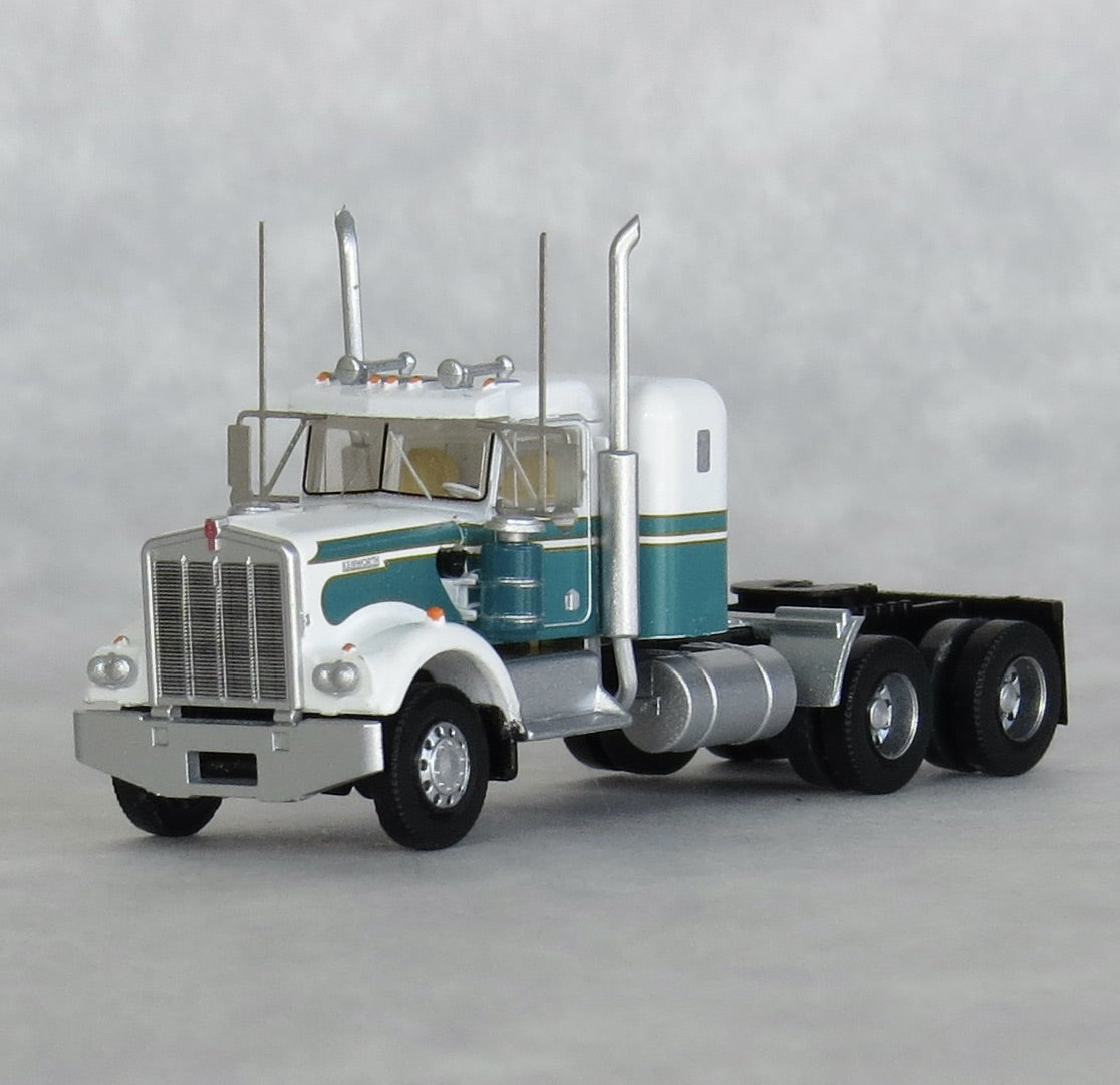 Trainworx Inc. 49035 N Seminole White & Green Kenworth W900 36" Sleeper Tractor