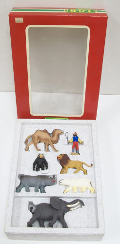 LGB 5027 G Scale Animal Figures And Trainer (Set of 7) NIB