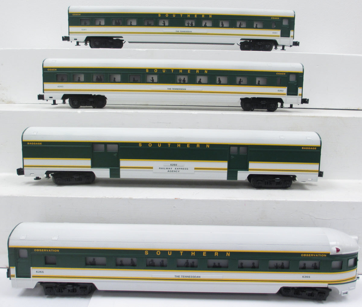 Williams 43161 Southern 72 Ft. Streamline Passenger Car (Pack of 4) LN/Box