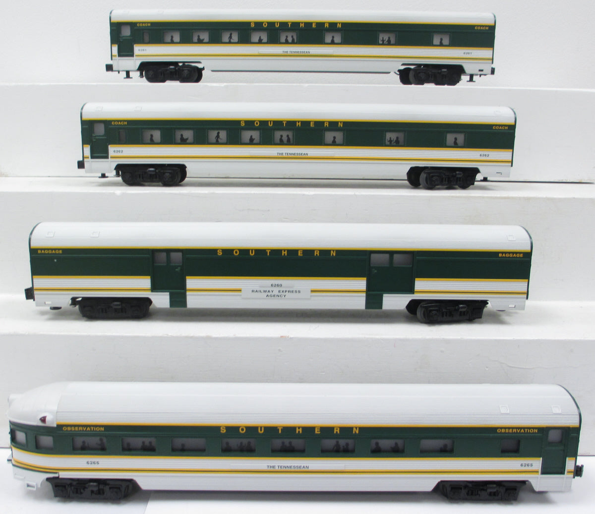 Williams 43161 Southern 72 Ft. Streamline Passenger Car (Pack of 4) LN/Box