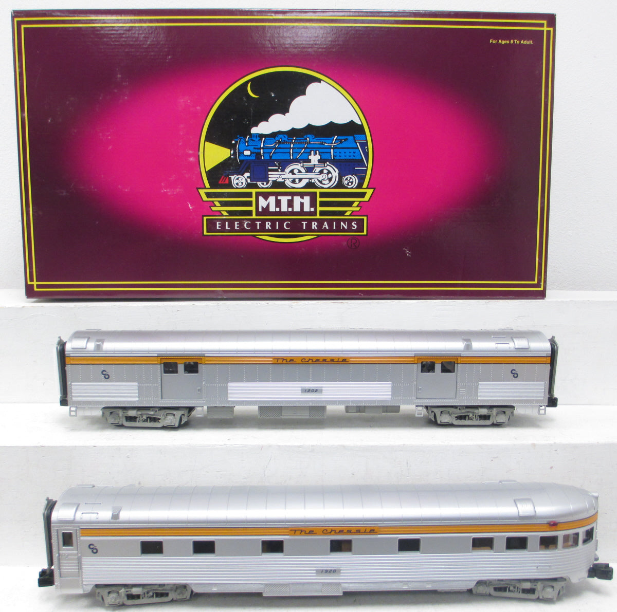 MTH 20-3350B Chesapeake & Ohio 70' Baggage/Observation Passenger Set (Set of 2) LN/Box