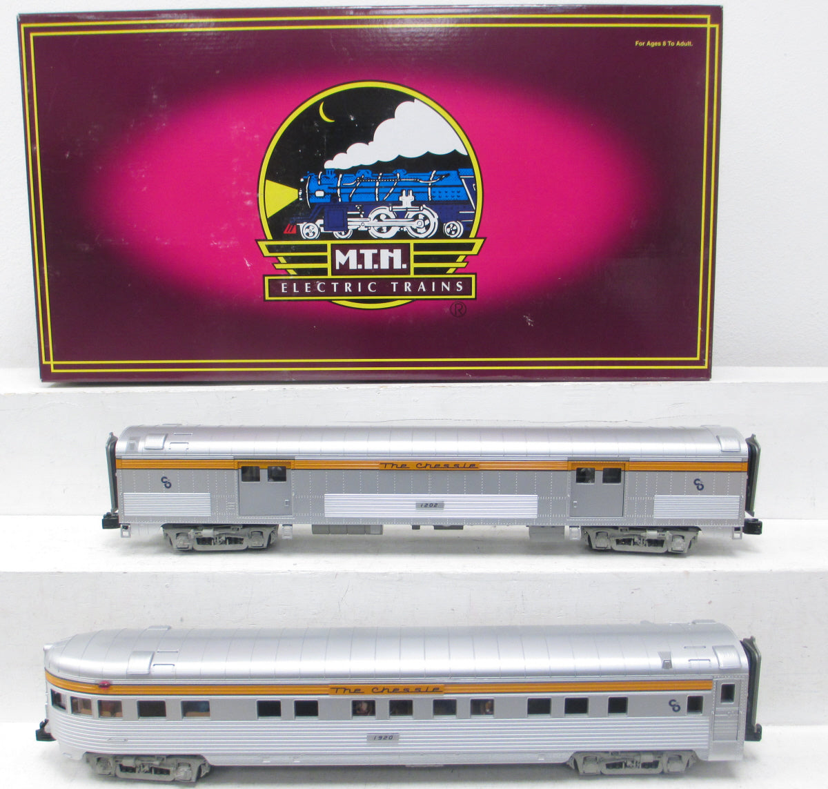 MTH 20-3350B Chesapeake & Ohio 70' Baggage/Observation Passenger Set (Set of 2) LN/Box