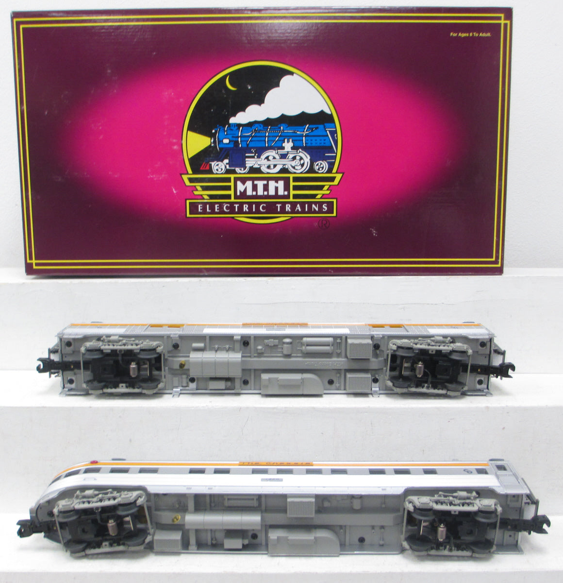 MTH 20-3350B Chesapeake & Ohio 70' Baggage/Observation Passenger Set (Set of 2) LN/Box