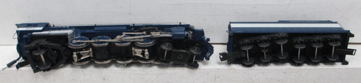 Lionel 6-18024 O Texas & Pacific L-3 4-8-2 Steam Loco & Tender #907 with Case LN/Box