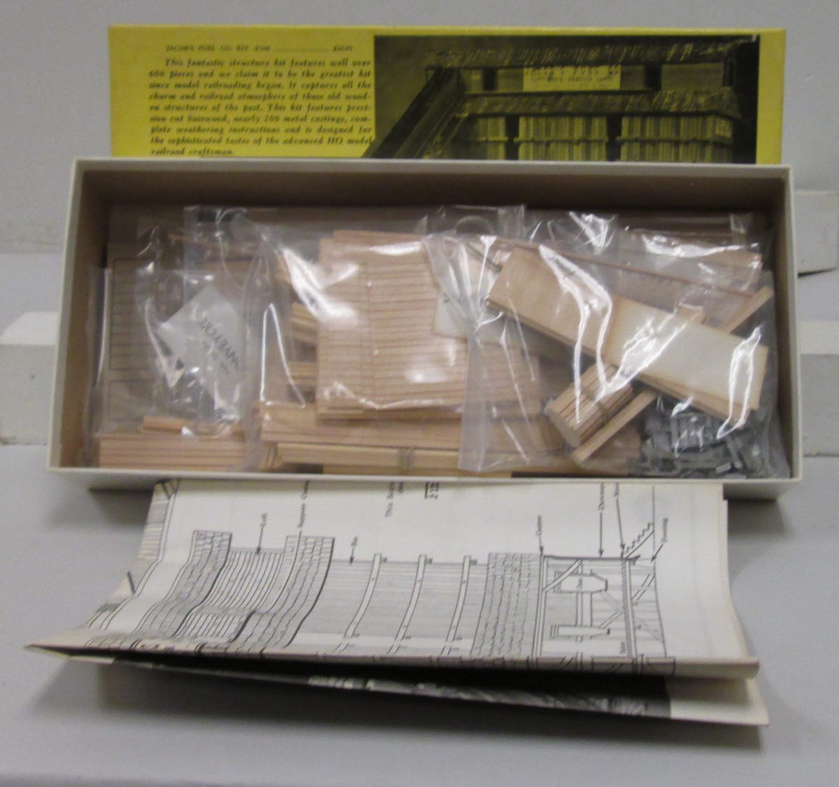 Fine Scale Miniatures 100 HO Scale Jacob's Fuel Company Building Kit EX/Box