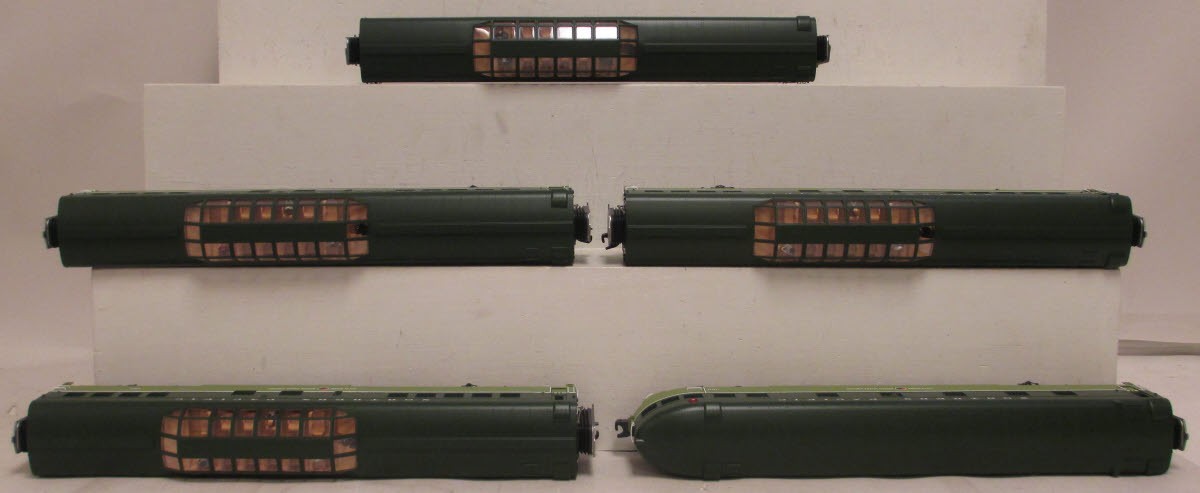 MTH 20-65238 Northern Pacific 5-Car 70' Smooth Passenger Set - RARE! NIB