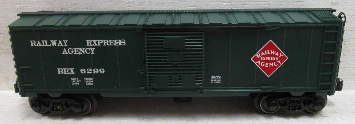 Lionel 6-26792 O Gauge REA Operating Boxcar