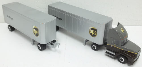 UPS 500716 1:64 Freight Tractor & Double Trailer All Metal 22 Inch Golden Wheel