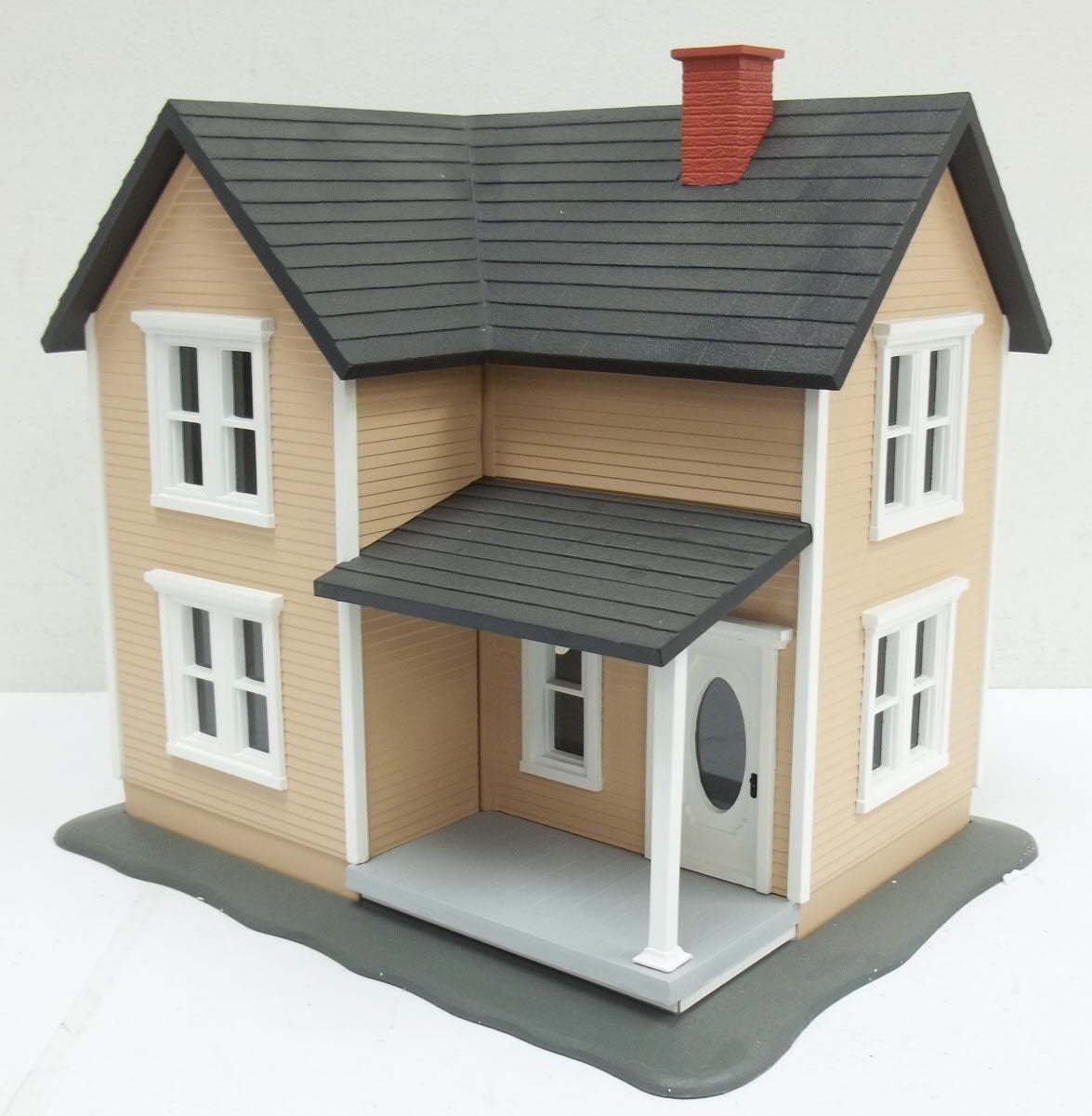Aristo-Craft 7203B G Scale Tan Farmhouse with White Trim NIB