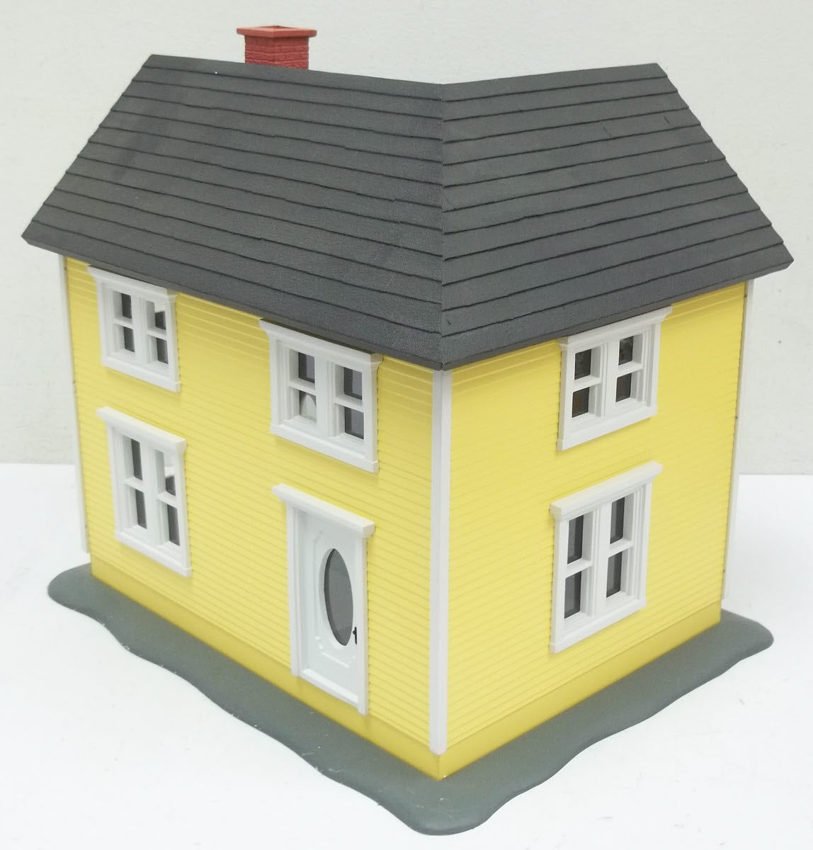 Aristo-Craft ART-7203 G Scale Farm House Yellow With White Trim LN/Box
