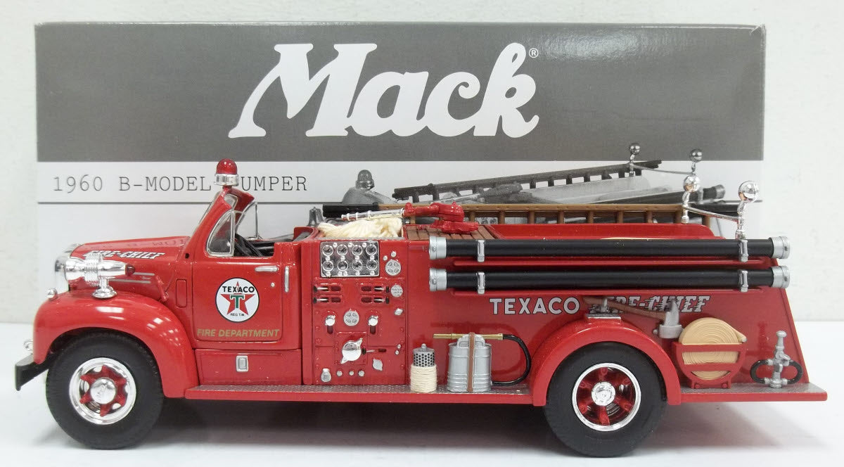 First Gear 19-2249 1:34 Scale 1960 Mack B-Model Pumper Fire Truck