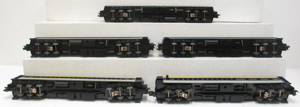 MTH 20-4028 O Chesapeake & Ohio 70' Madison Passenger Car Set (Set of 5) LN/Box