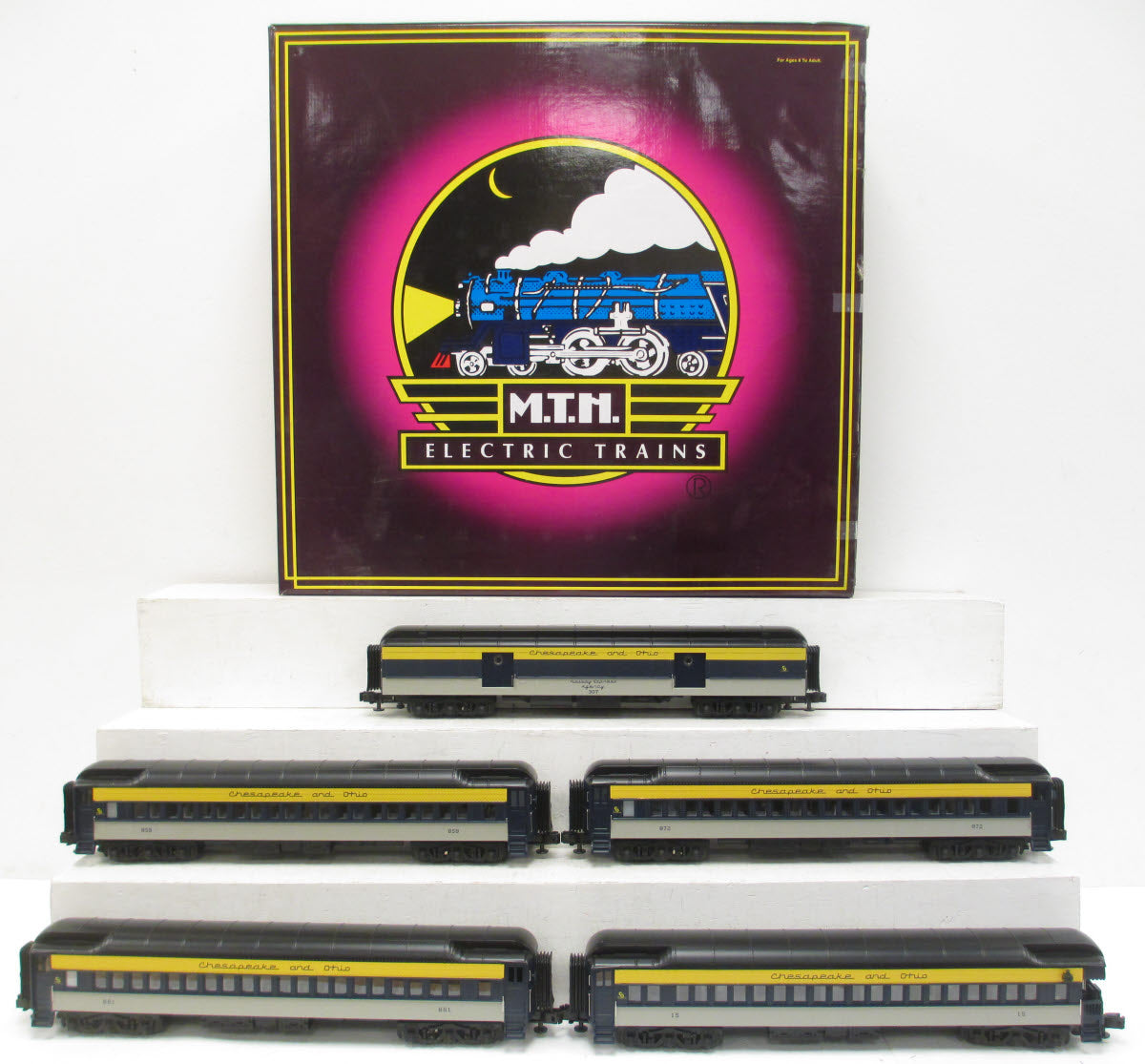 MTH 20-4028 O Chesapeake & Ohio 70' Madison Passenger Car Set (Set of 5) LN/Box