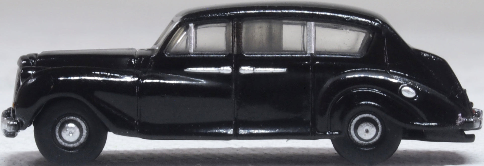 Oxford Diecast NAP007 1:148 Beatles Black Austin Princess Diecast Model
