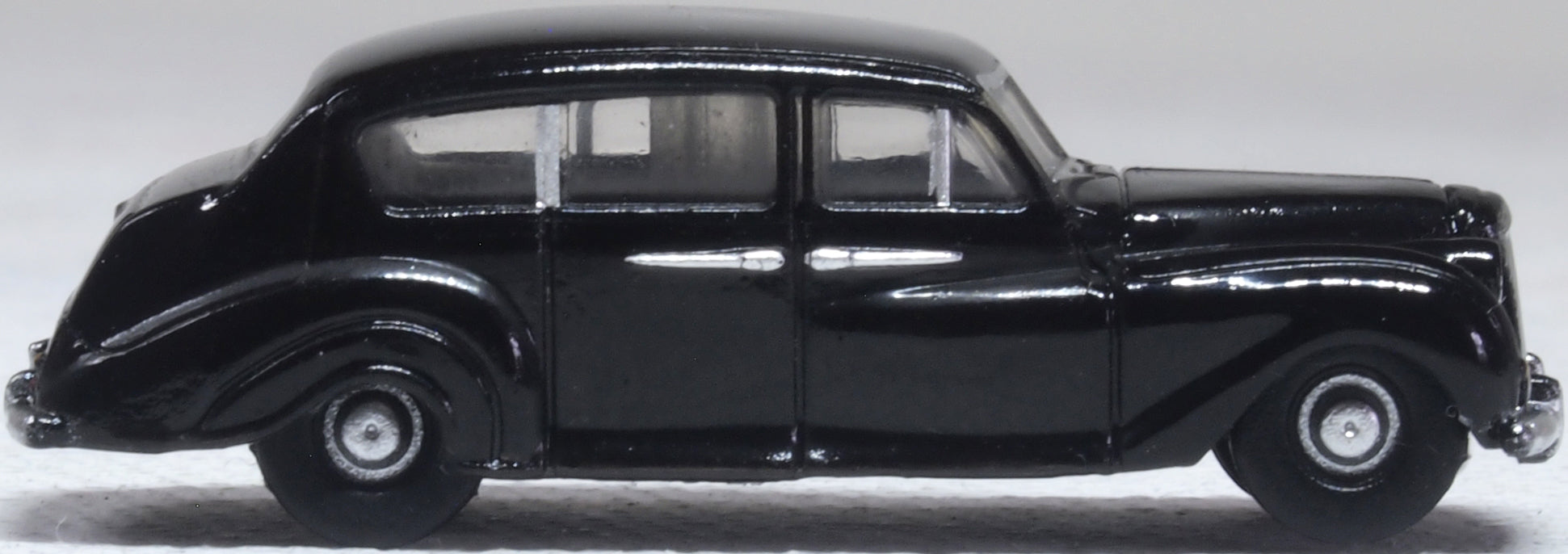 Oxford Diecast NAP007 1:148 Beatles Black Austin Princess Diecast Model