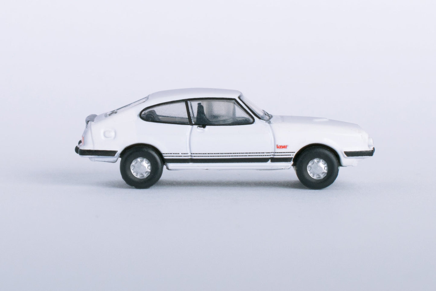 Oxford Diecast NCAP003 1:148 1978 Ford Capri Mk III Diecast Model Car