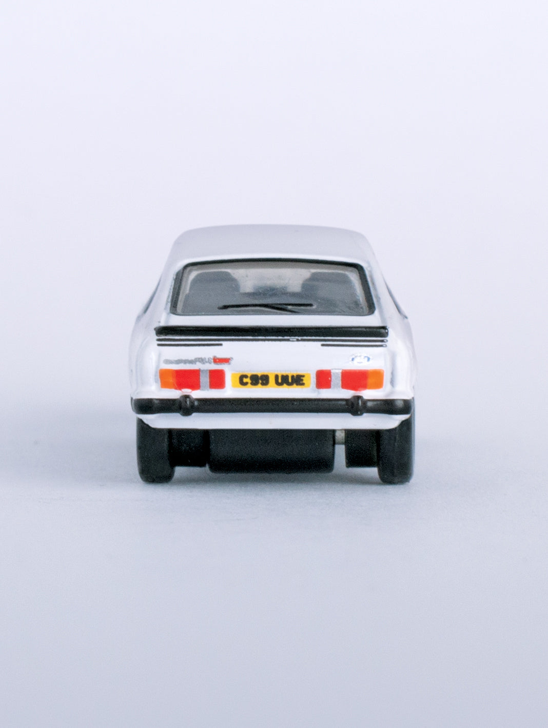 Oxford Diecast NCAP003 1:148 1978 Ford Capri Mk III Diecast Model Car