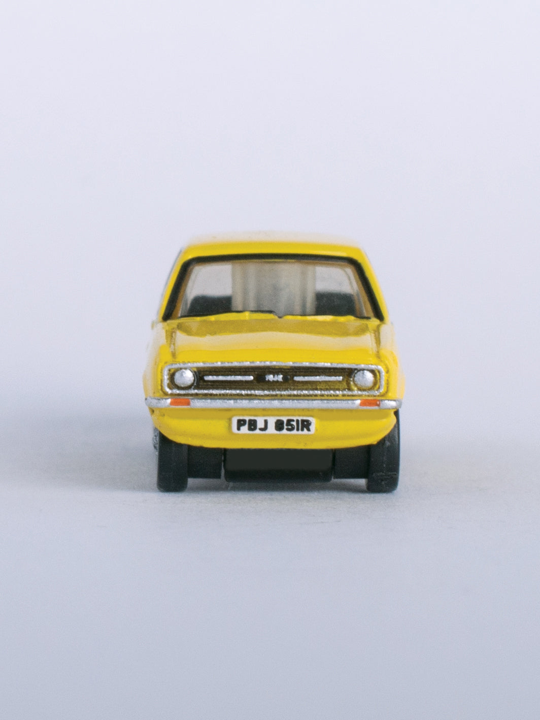 Oxford Diecast NESC002 1:148 1974 Ford Escort Mark II Diecast Model Car